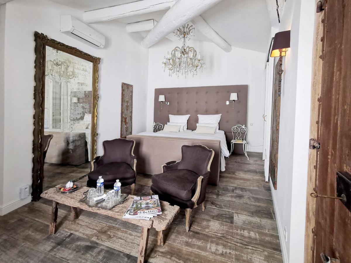 Le Petit Chateau Châteauneuf-de-Gadagne 외부 사진
