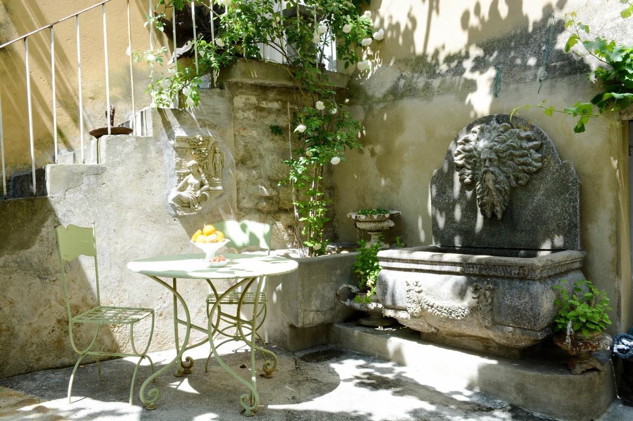 Le Petit Chateau Châteauneuf-de-Gadagne 외부 사진